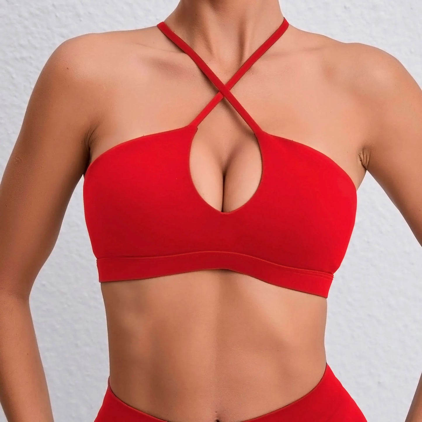 Comfortable training bra crossed at the neck